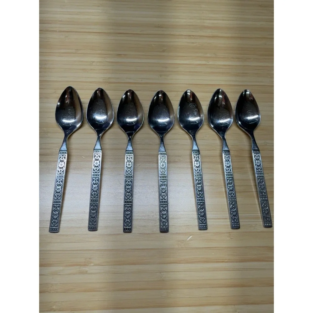 Oneida Community Isabella Stainless Teaspoons Set of 7 Vintage 6 Inch